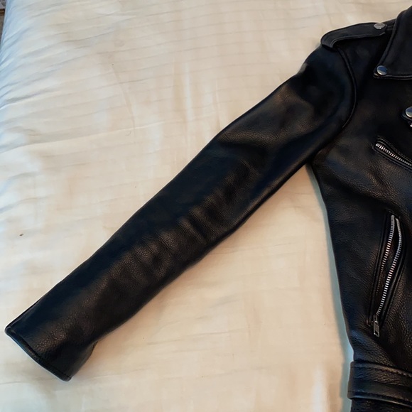 Understated black leather jacket moto jacket - Picture 9 of 16